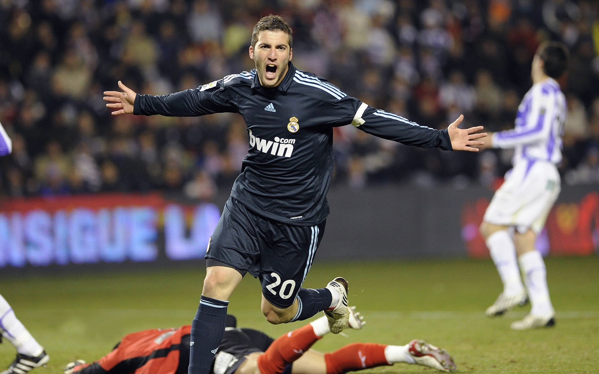 青训毕业球员是否具备职业适应能力,青训队员算是职业选手吗